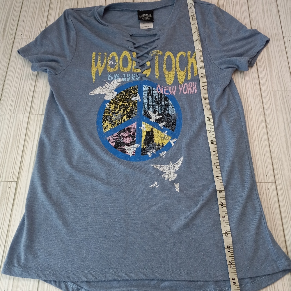 Jerry Leigh Woodstock Distressed Graphic Tee Size Small - Picture 8 of 8
